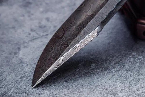 百盛证券 新表 | 见过大马士革钢兵器，大马士革钢用来作表盘还是第一次见！